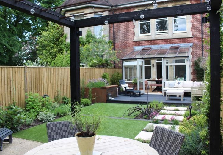 Ochranná clona pre radovú záhradu s terasou