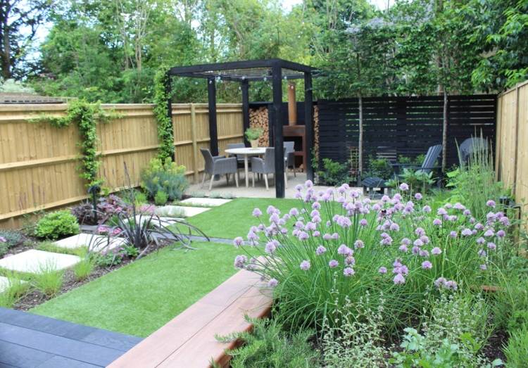 Návrh záhrady Príklad radovej záhradného domu s pergolou