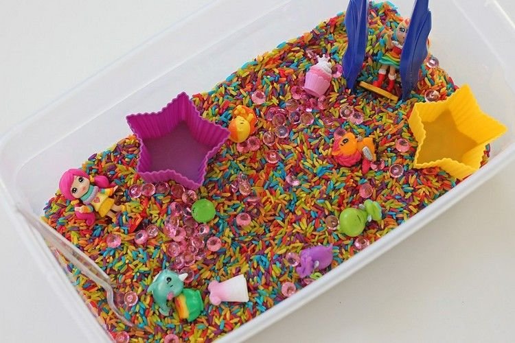 Vytvorte si vlastný senzorický box s ryžou