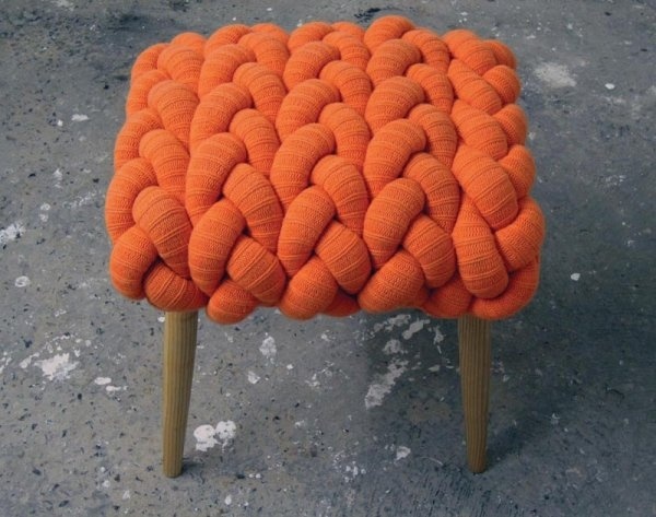 Taburet z dreveného pleteného čalúnenia Drevené čalúnenie pletené zo stoličky DIY