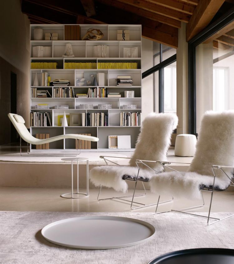 gauč v obývačke biely moderný vidiecky dom v štýle bb italia