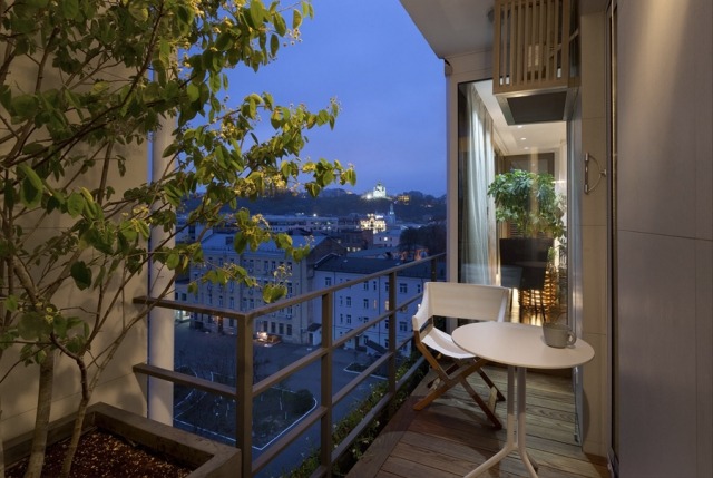 Apartmán-Kyjev-Malý-balkón-Výhľad na rieku Dneper