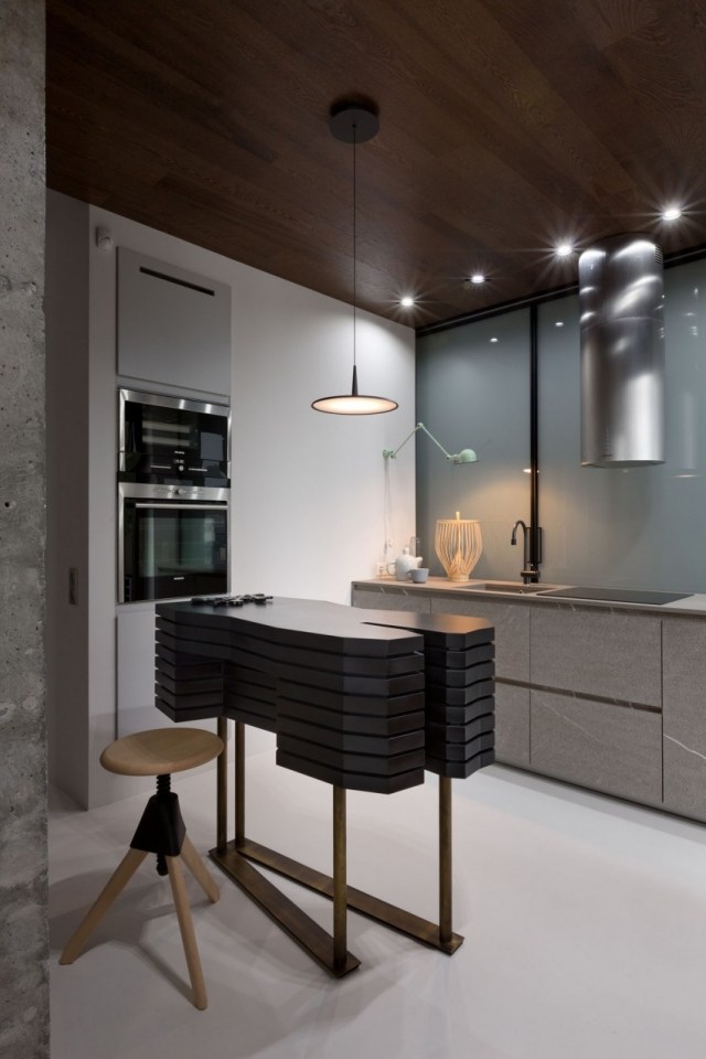 Zrekonštruovaný byt s pôsobivým interiérom-obývačka-kuchynský ostrov