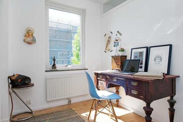 Skriňa doma dizajnový nábytok-ošarpaný nábytok v elegantnom štýle, vkusná zmes štýlov