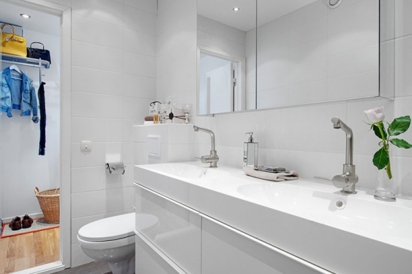 Kúpelňový puristický dizajn predná strana komoda