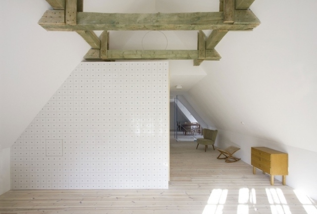 Podkrovné viditeľné krokvy obklady stien Podkrovie-viditeľné-krokvy-obklady-obklady