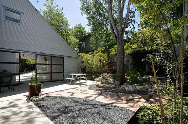 moderný vonkajší priestor - záhrada