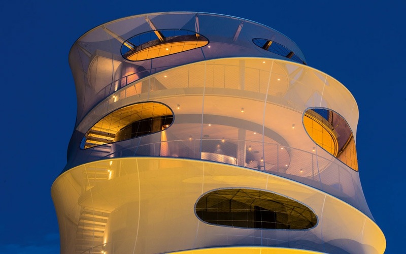 reštaurácia drevený stojan na víno markíza nápad fasádna veža