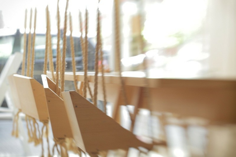 hojdačky v reštaurácii stoličky nápad dizajn nábytku pohodlie