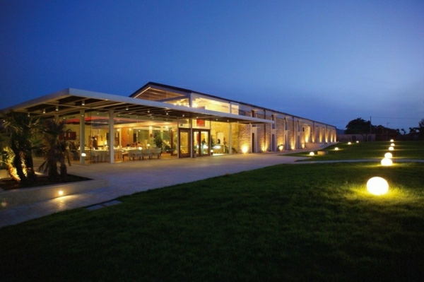 moderné osvetlenie-záhrada-hotel Carlotta moderné-osvetlenie-záhrada-carlotta-hotel