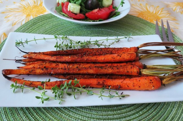 Príprava omáčky z bazalkového korenia. Pečenie chutné a zdravé