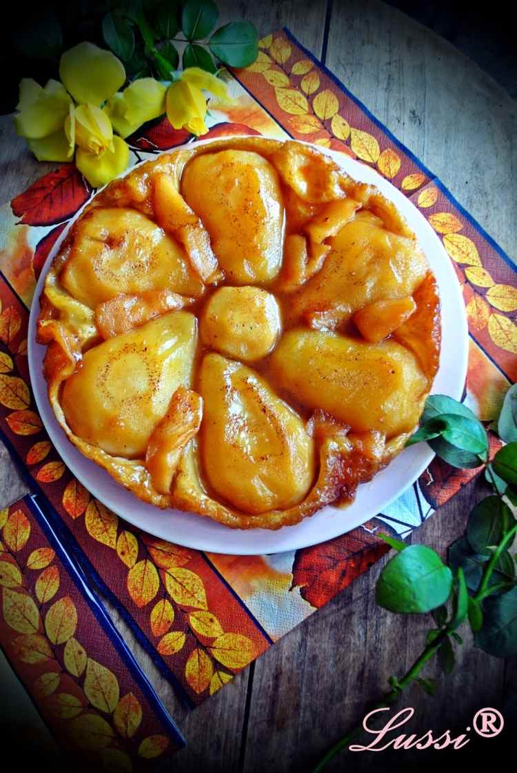 Recepty-jesenne-dezertne-hruskove-tortove-tatinove-chutne-tanierove-torty-porcie-karamelu