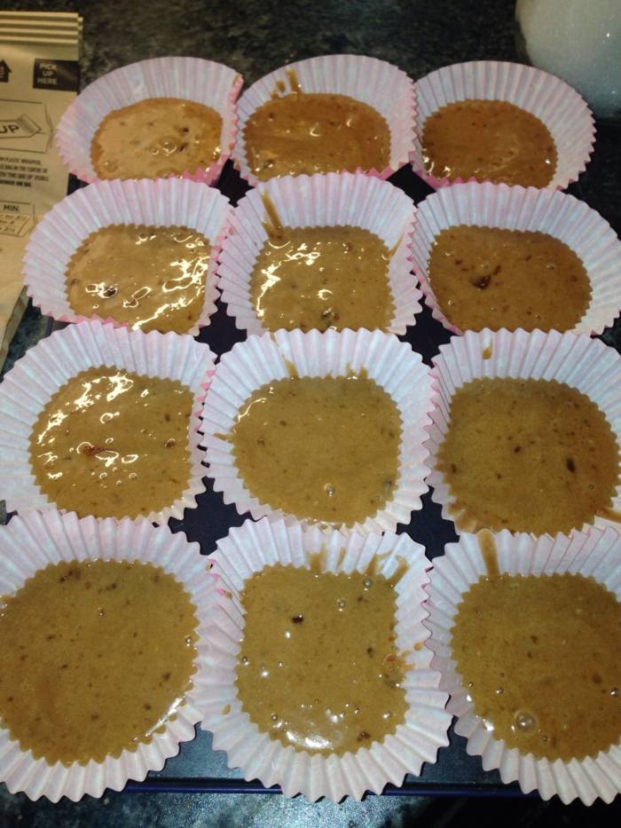 Cupcakes-with-jam-made-from-apple