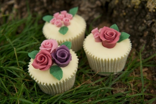 ďalšie nápady biela krémová ružová ozdobiť zaujímavé