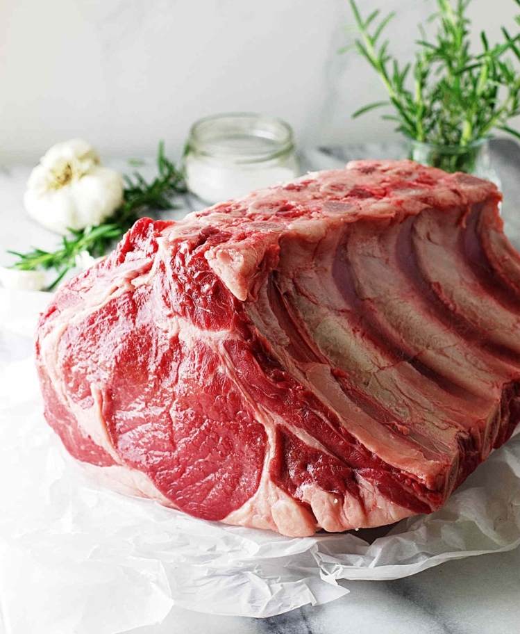 Rebrové mäso vykostite surové