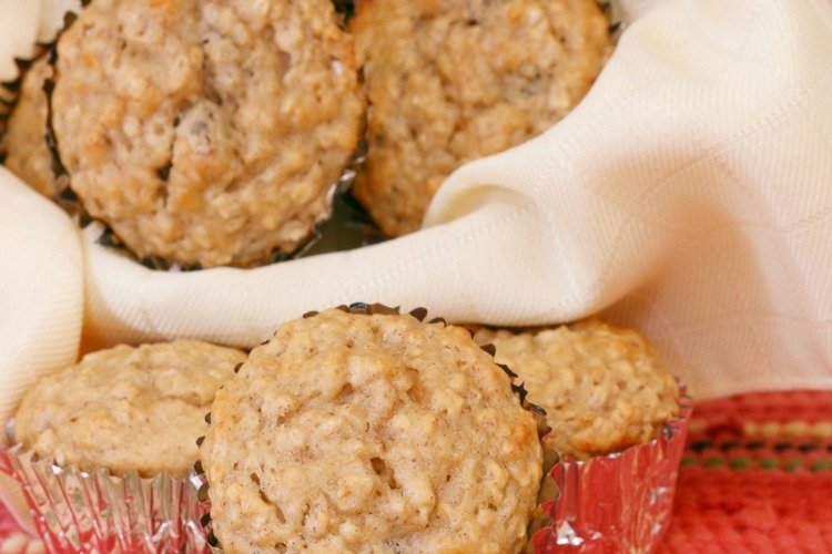 Muffiny s jablkom, škoricou a ovsenými vločkami ako desiata medzi jedlami