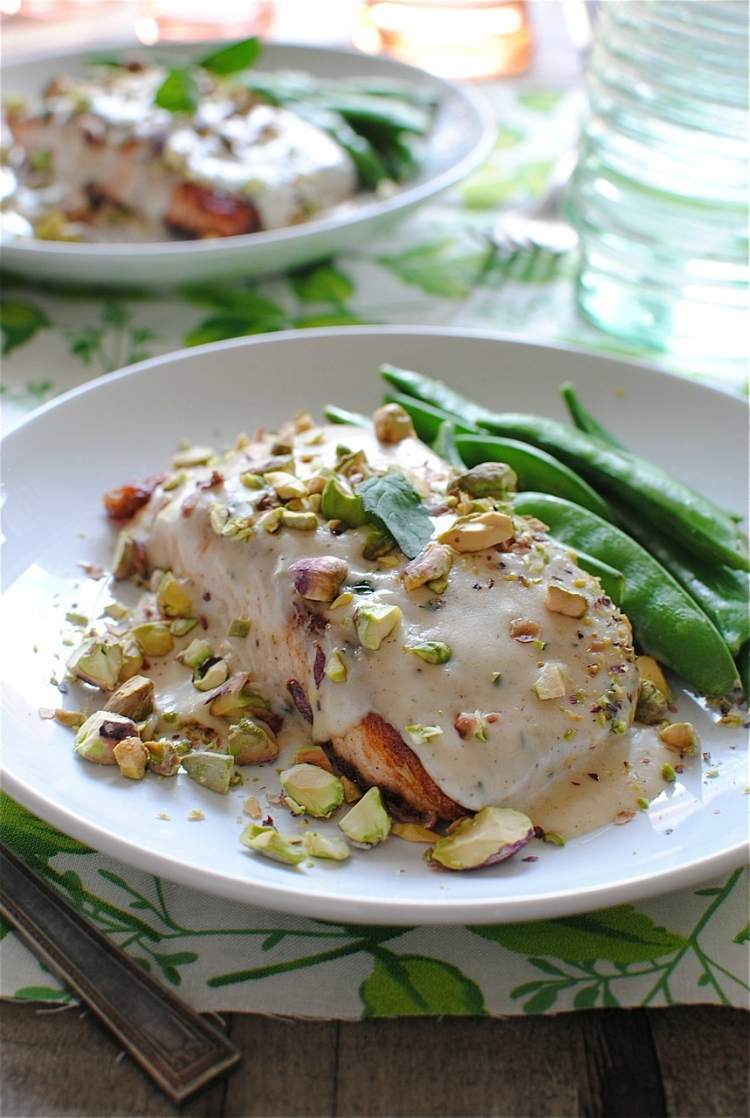 Losos s bielou omáčkou a pistáciami vianočné menu-nápad-lososová omáčka-pistácie
