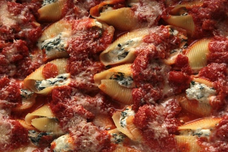 vegetariánske - plnené cestovinové mušle s omáčkou vegetariánske-vianočné-menu-nápad-cestoviny