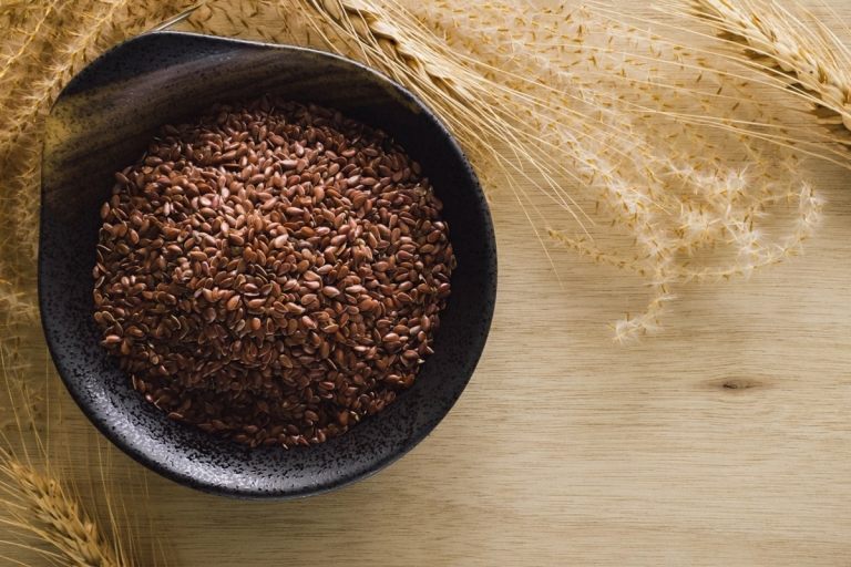 Superfood ľanové semeno na úpravu a úpravu vlasov