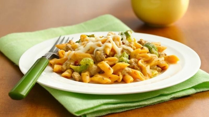 Cestoviny na rodinnú večeru - recept na varenie Cestoviny, brokolica, kura na obed