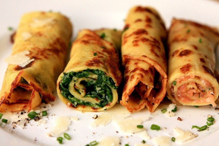 palacinka-múka-valcovaná-plnená-špenát-syr-údený losos-bylinkový-tanier-vegánsky-bezlepkový-výdatný