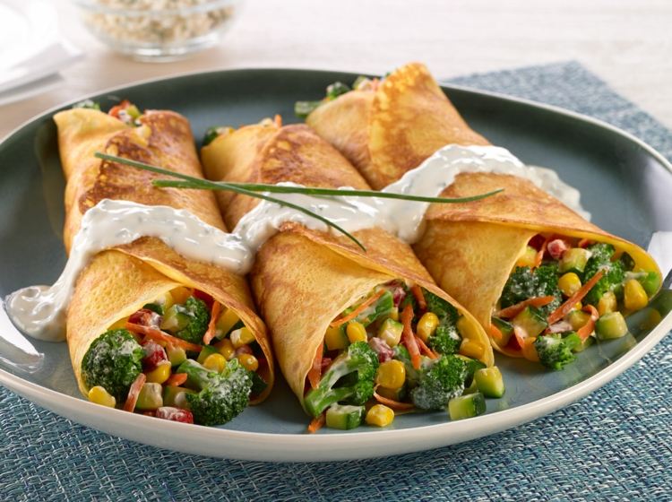 palacinka-muka-bezlepkova-plnka-zelenina-cuketa-na kocky-brokolica-kukurica-mrkva-pazitka-cesnakova omacka