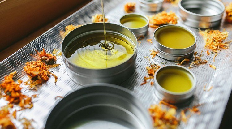 Ako si vyrobiť nechtíkovú masť sami tipy metódy