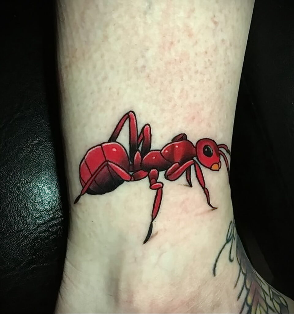 Fotó példa egy tetoválásra hangyával 03/21/2021 №060 - hangya tetoválás -