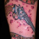 tetováló revolver fotó példa rajz 16.02.2021 №0097 - tetováló revolver -