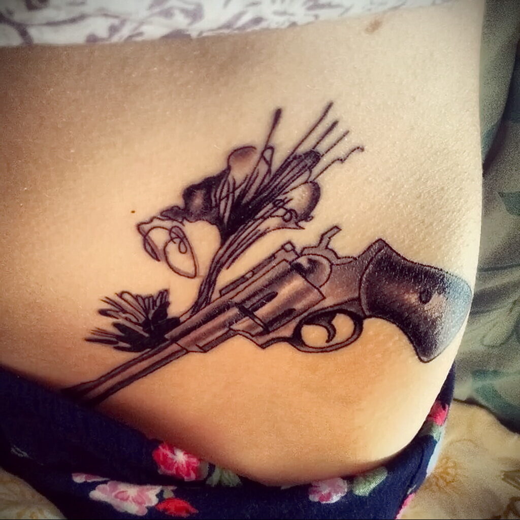 tetováló revolver fotó példa rajz 16.02.2021 №0050 - tetováló revolver -