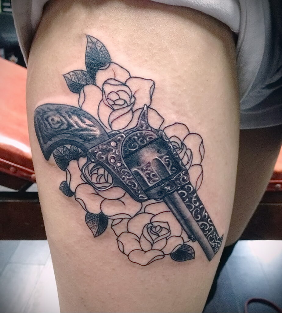 tetováló revolver fotó példa rajz 16.02.2021 №0048 - tetováló revolver -