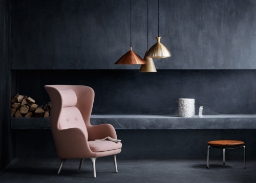 dizajn ružového modelu kresla od jaime hayón