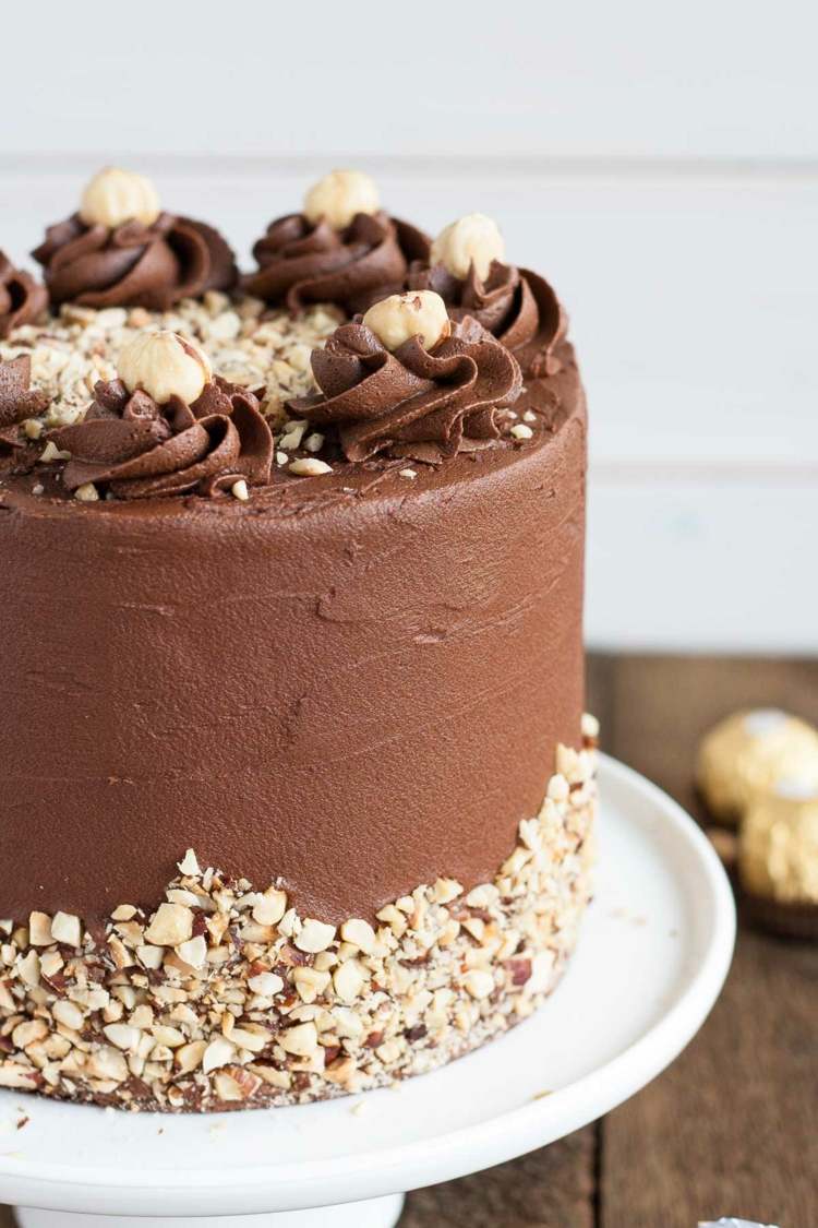 Orechový koláč s Rocherom rocher torta-urob si sám-jednoduché-pečenie-nápad-narodeniny