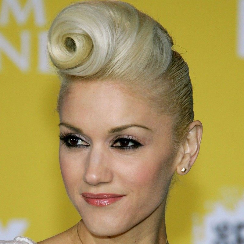 Gwen Stefani má upravený účes rockabilly Rockabilly-účesy-štýl-krátke vlasy-urob si sám