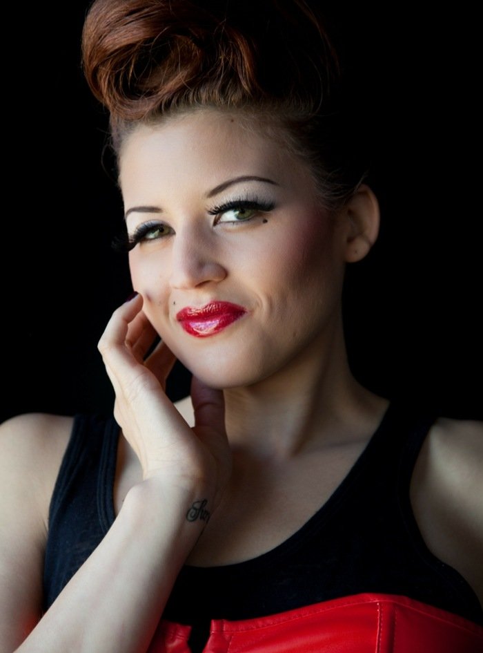 rockabilly updo, aby ste si večer urobili účes sami rockabilly-updo-do-seba-dámy-hairstyling