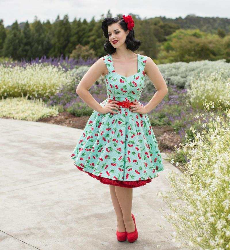 Šaty Rockabilly s čerešňovými motívmi Rockabilly-šaty-červená-spodnička-farebné-potlače