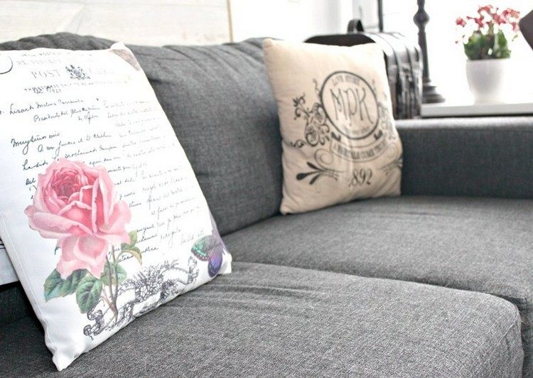 Romantické bývanie-ošarpaný-šik-sivá-sedacia súprava-vankúš-ruža-motív