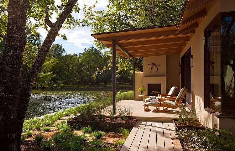 renovácia-cove-house-am-see-from-wind-protected-veranda-with-built-in-krb