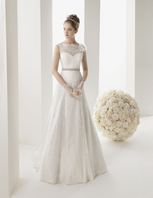 svadobné šaty-čipka top-ponorka-výstrih-opasok