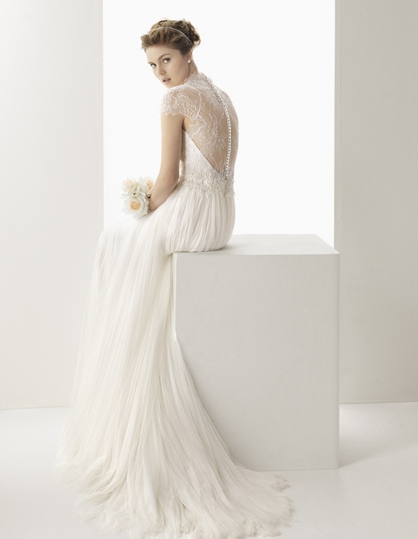 svadobné šaty-chrbát-krk-čipka-transparentné