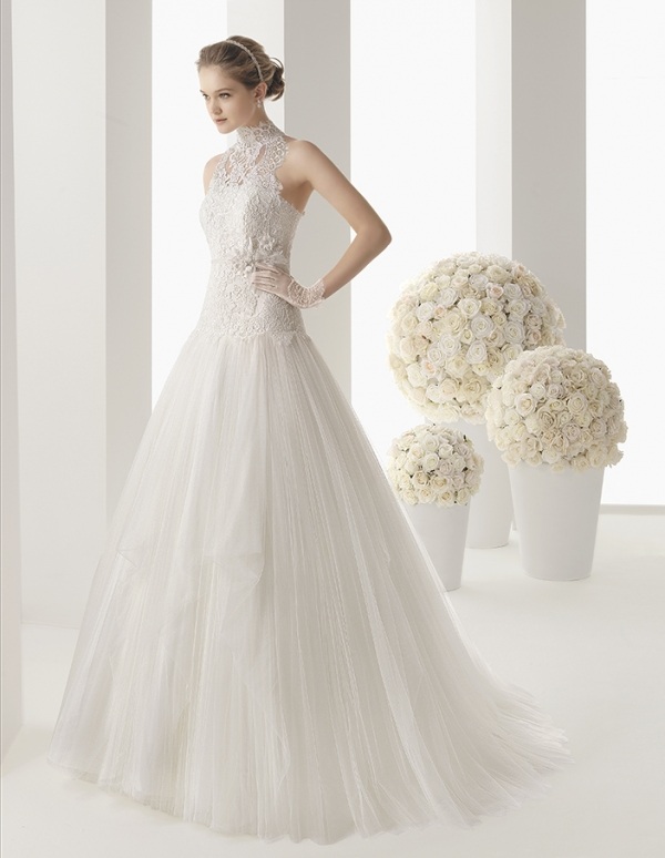 svadobné šaty-mandarínkový výstrih-čipka-korsáž-tylová sukňa