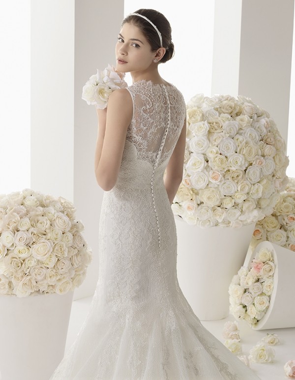 svadobné šaty-godet-line-čipka-chrbát-krk-priehľadné