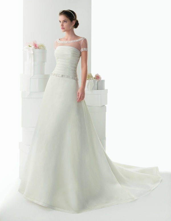 svadobné šaty-line-ponorka-výstrih-transparentná látka