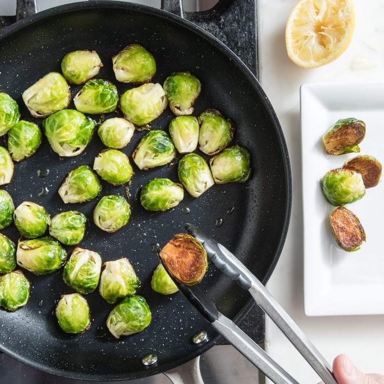 Na panvici pripravte ružičkový kel