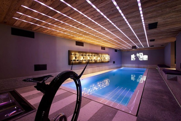 Chalet Cyanella osvetlenie vnútorného bazéna