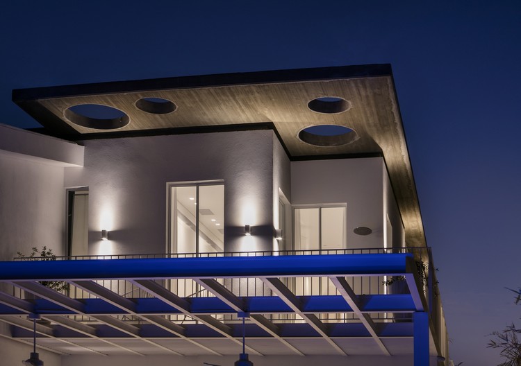 okrúhle svetlíky klasický prvok architektúry