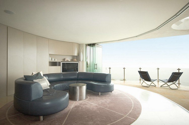 okrúhle pohovky-moderný-sivý-kov-konferenčný stolík-okrúhle