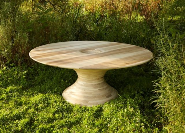 moderný nápad na dizajn dreveného stolu okrúhly tvar atraktívny Nápady na dizajn okrúhly tvar atraktívne zrno