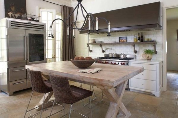 Rustikálny stolný kovaný lustrový svietnik z tepaného železa