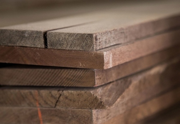 Recyklované drevo-dubové dosky